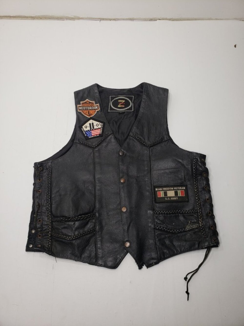 Zony Inc Black Leather Motorcycle Vest Size 44 Iraq Freedom Veteran Patches